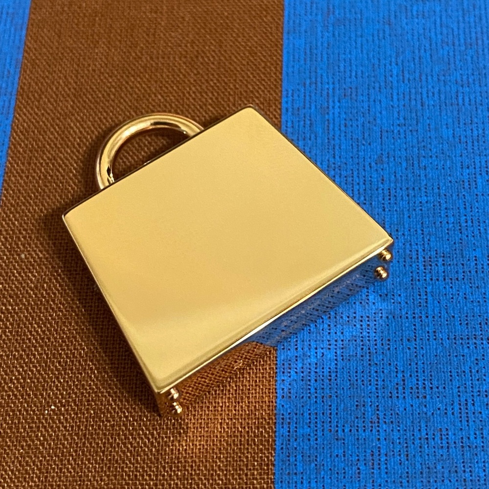HERMÈS CURIOSITE KELLY LAQUE H
VIBRATION CHARM - Picture 4 of 16